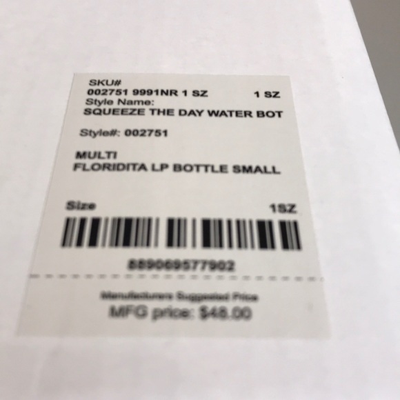 LILLY PULITZER SQUEEZE THE DAY WATER BOTTLE - Picture 9 of 10